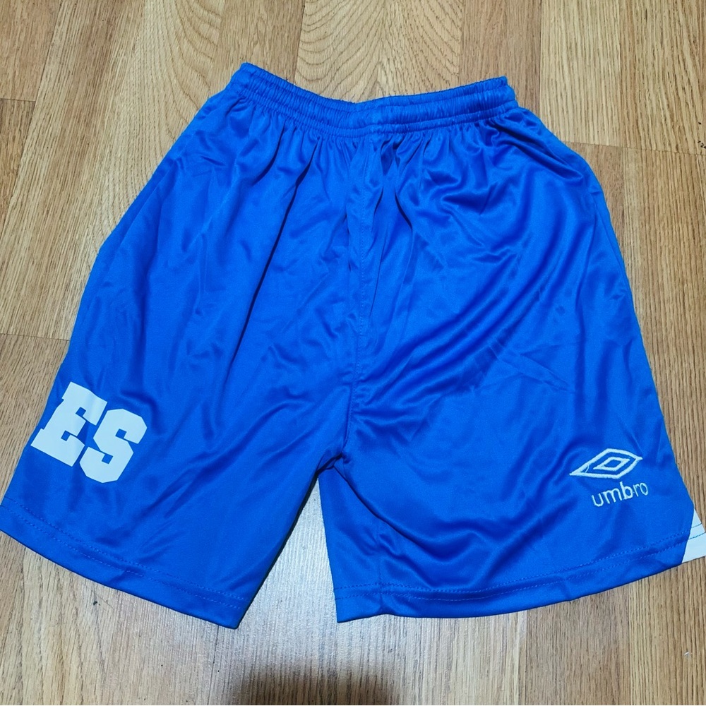 Umbro Athletic Blue kids size 26 Shorts